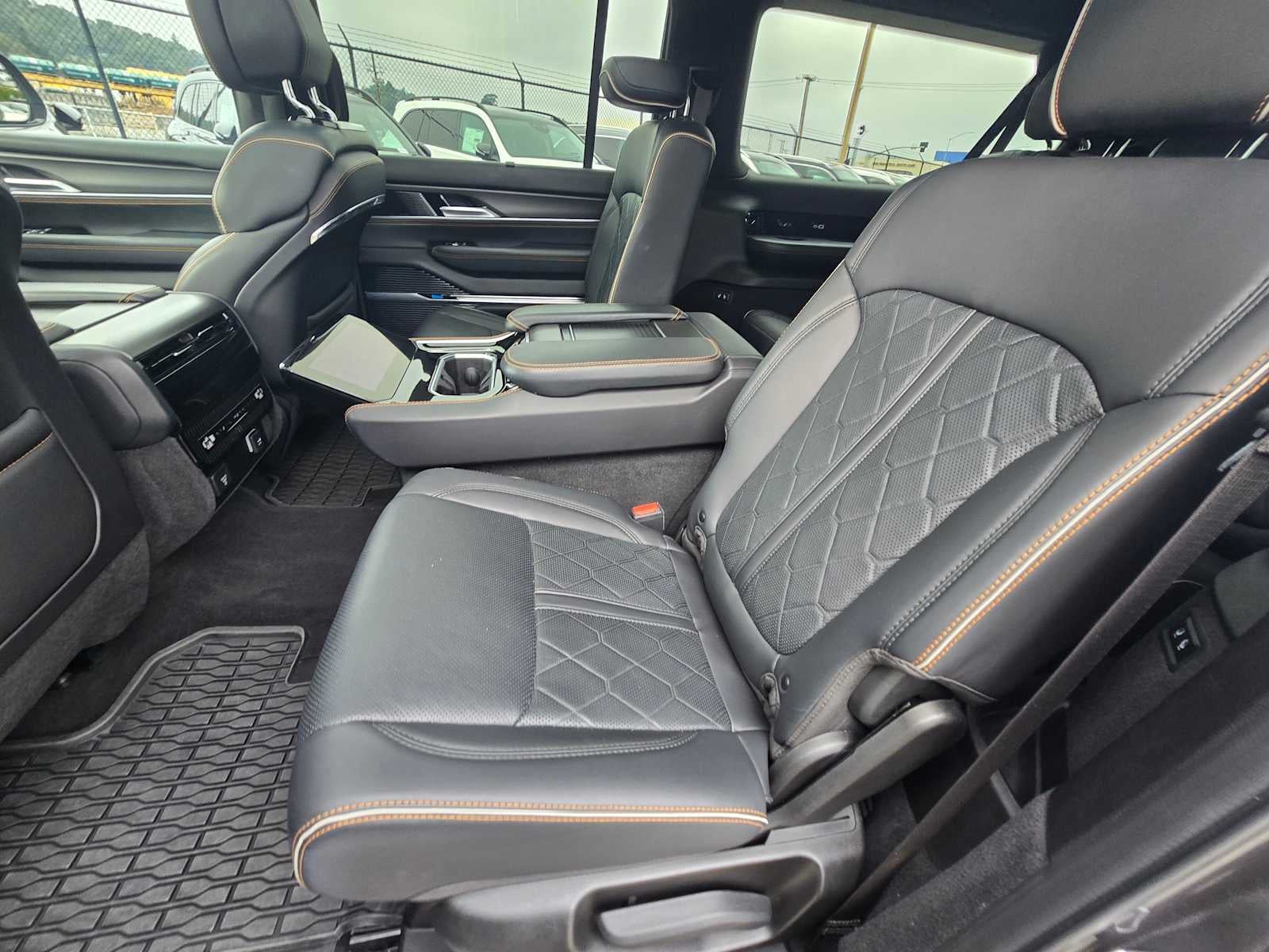 2024 Jeep Grand Wagoneer L Series III Obsidian