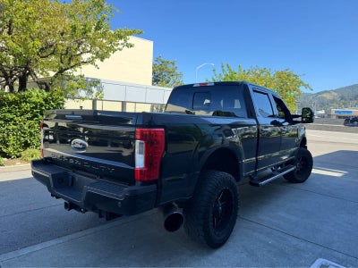 2017 Ford Super Duty F-250 Pickup XLT