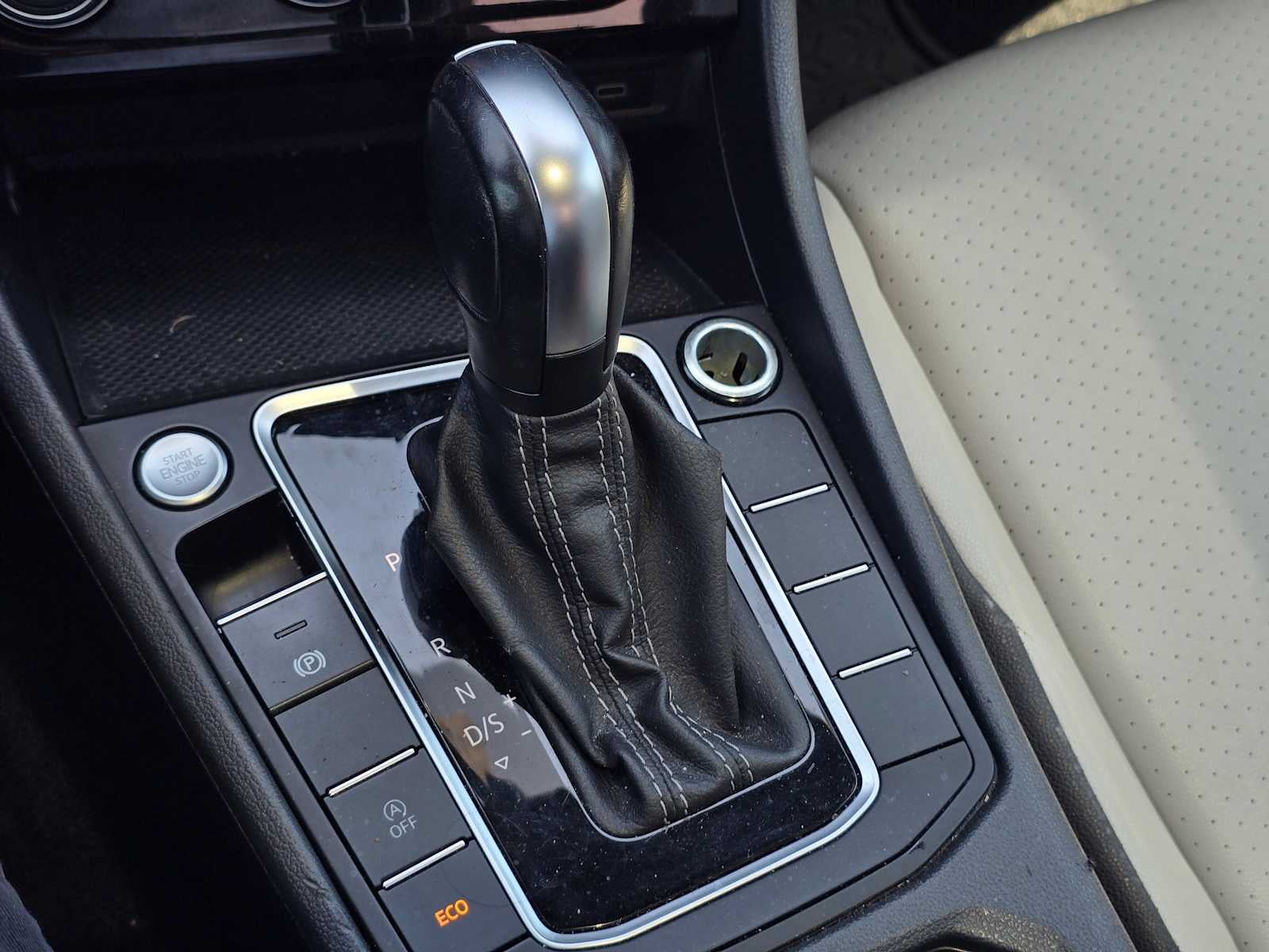 2020 Volkswagen Jetta R-Line