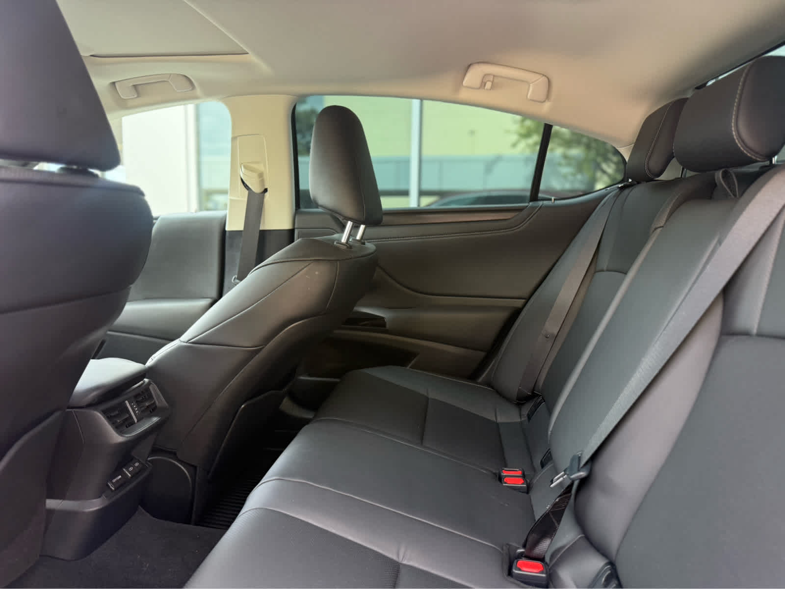 2025 Lexus ES 300h ES 300h