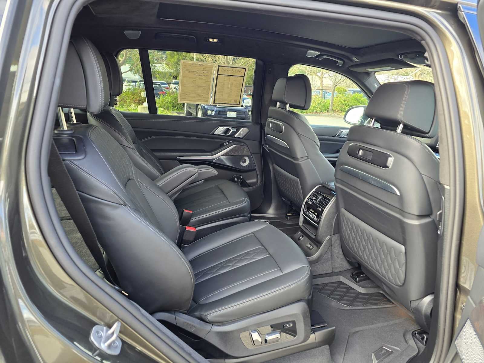 2025 BMW X7 M60i M60i