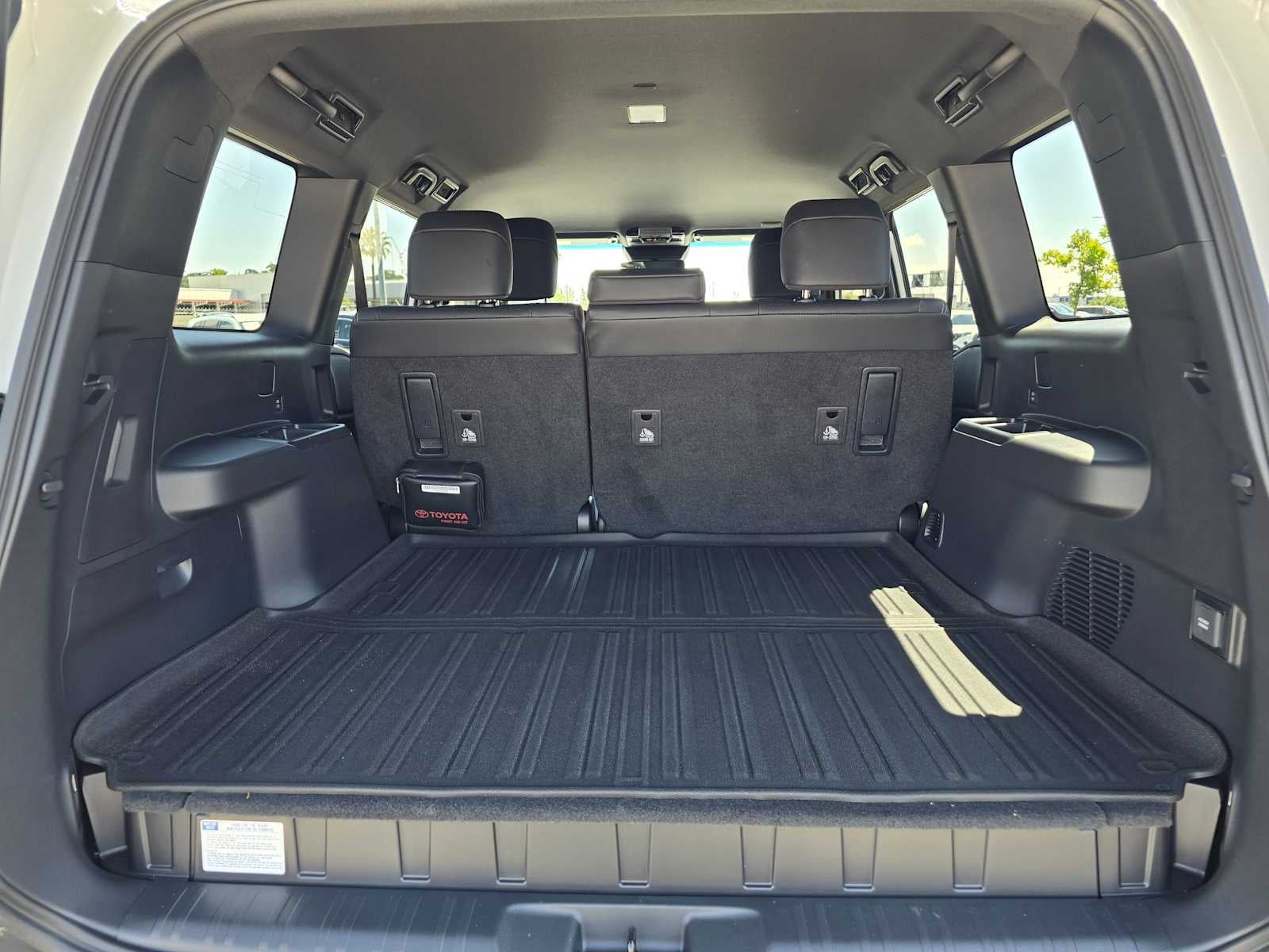 2025 Toyota Land Cruiser 4WD (Natl)