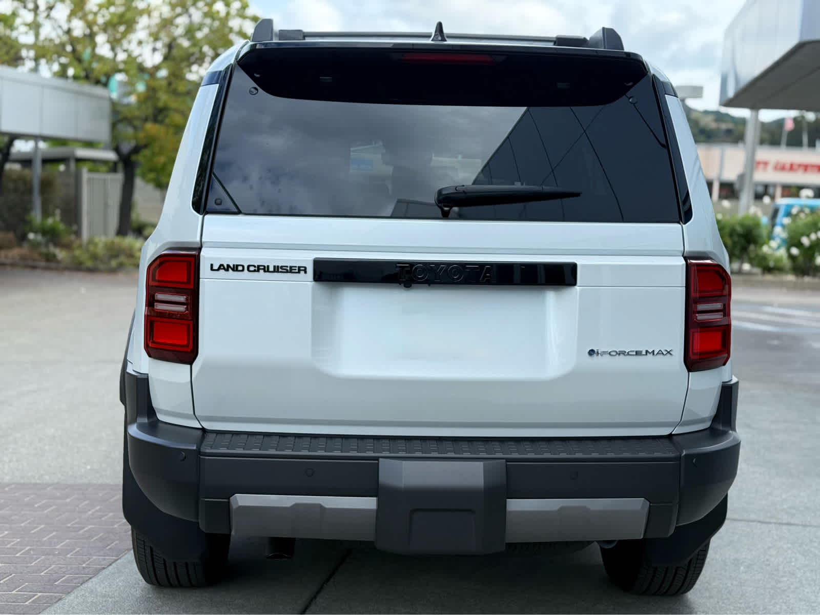 2025 Toyota Land Cruiser 4WD (Natl)
