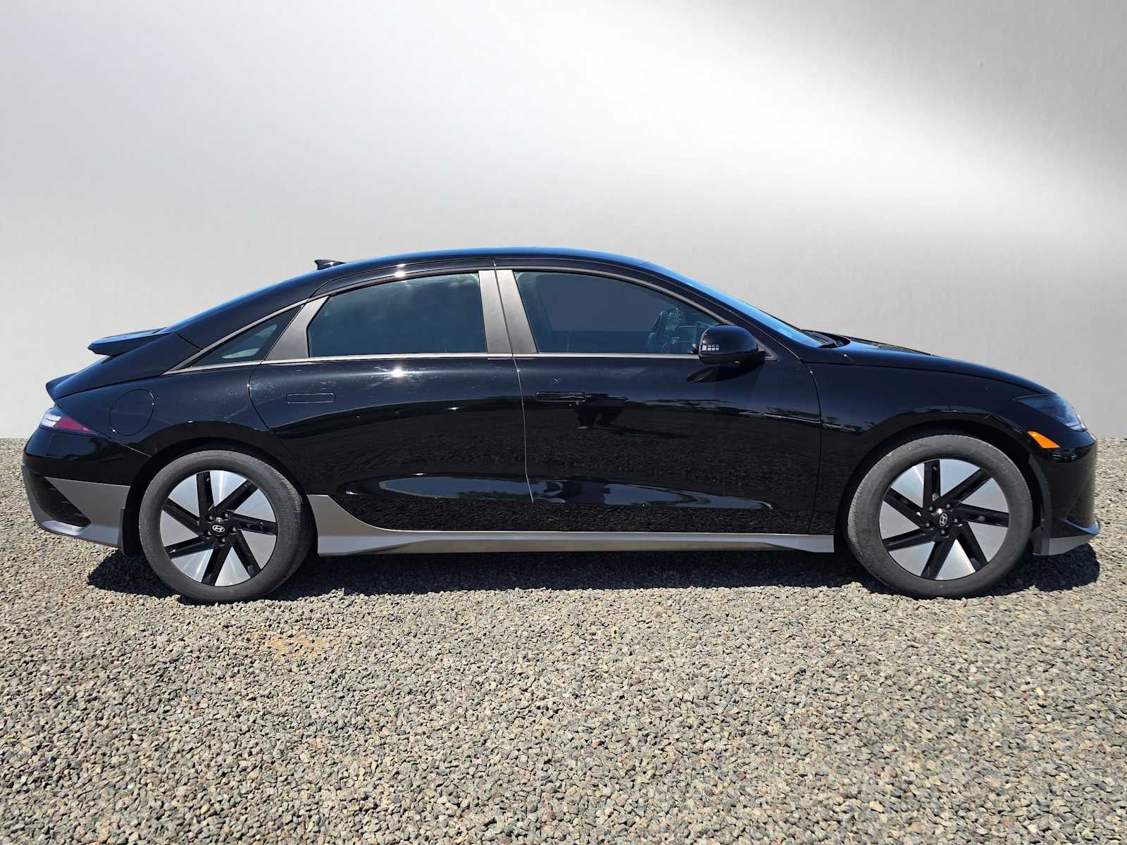 2024 Hyundai IONIQ 6 SE