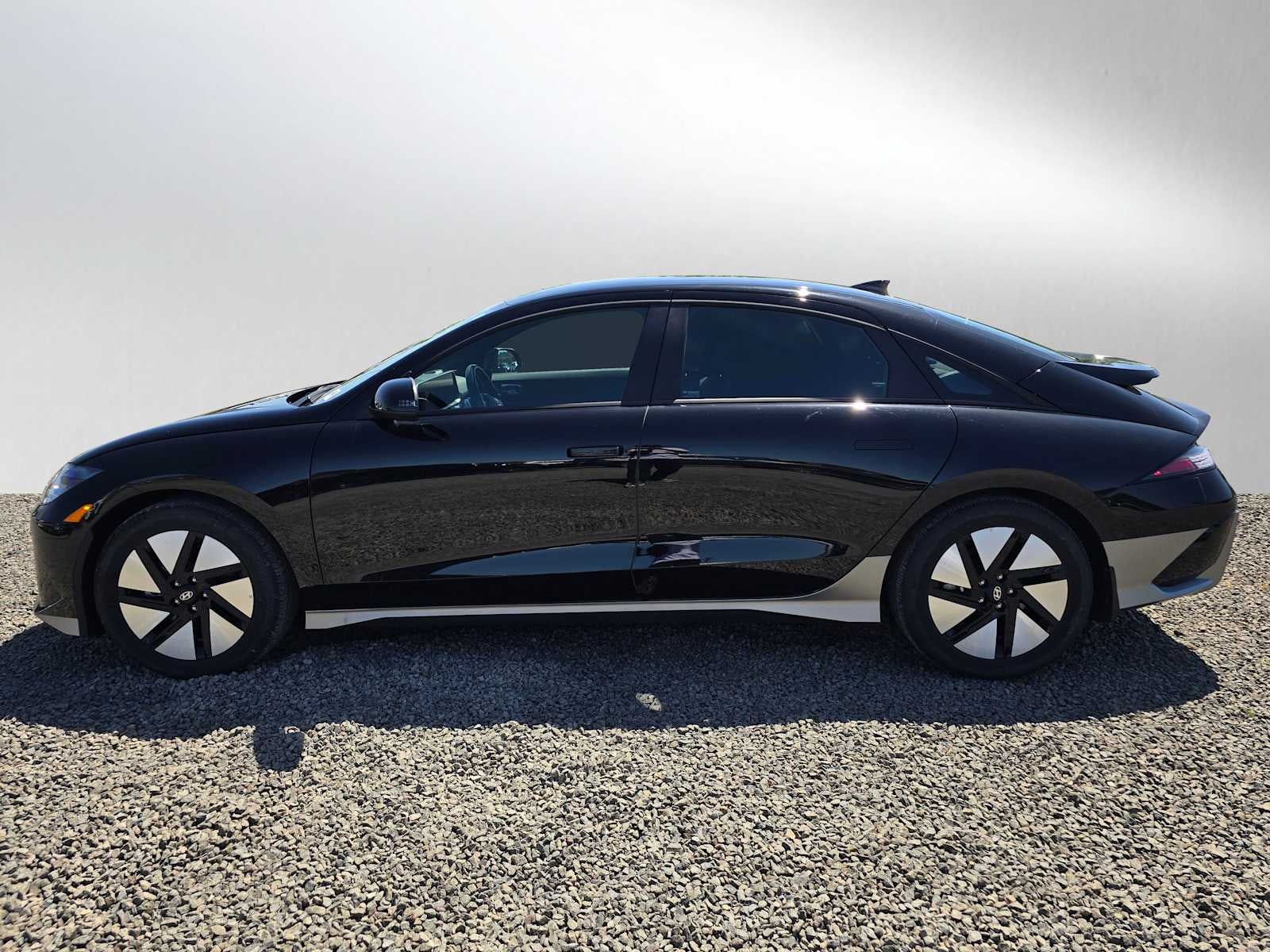 2024 Hyundai IONIQ 6 SE