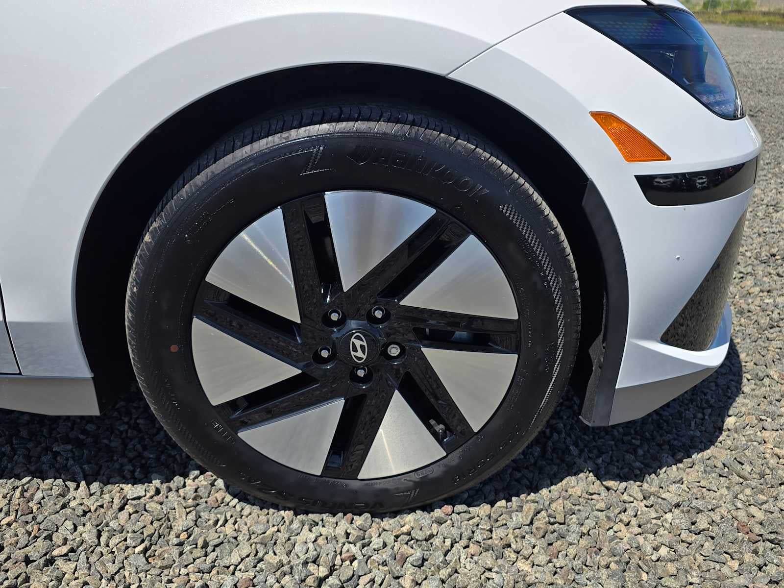 2024 Hyundai IONIQ 6 SE