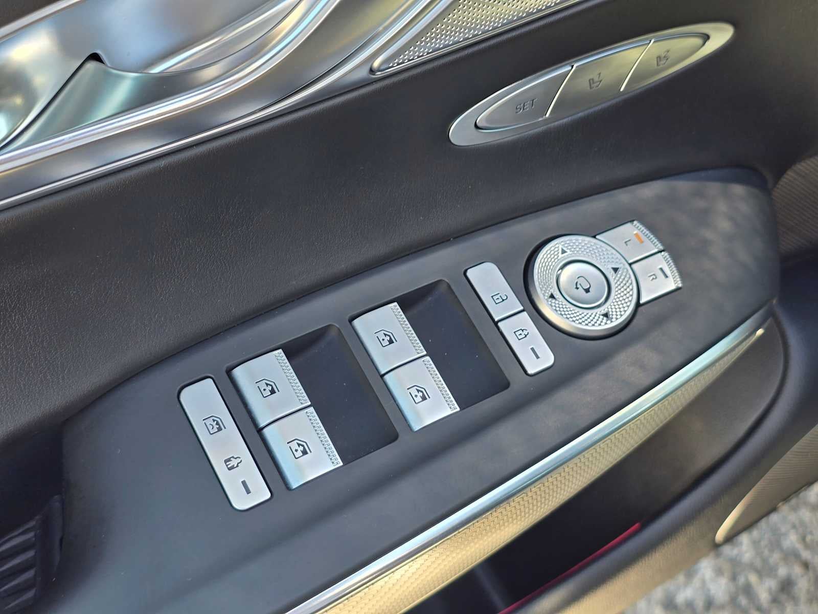 2023 Genesis GV70 2.5T