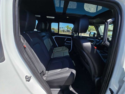 2023 Land Rover Defender X-Dynamic SE