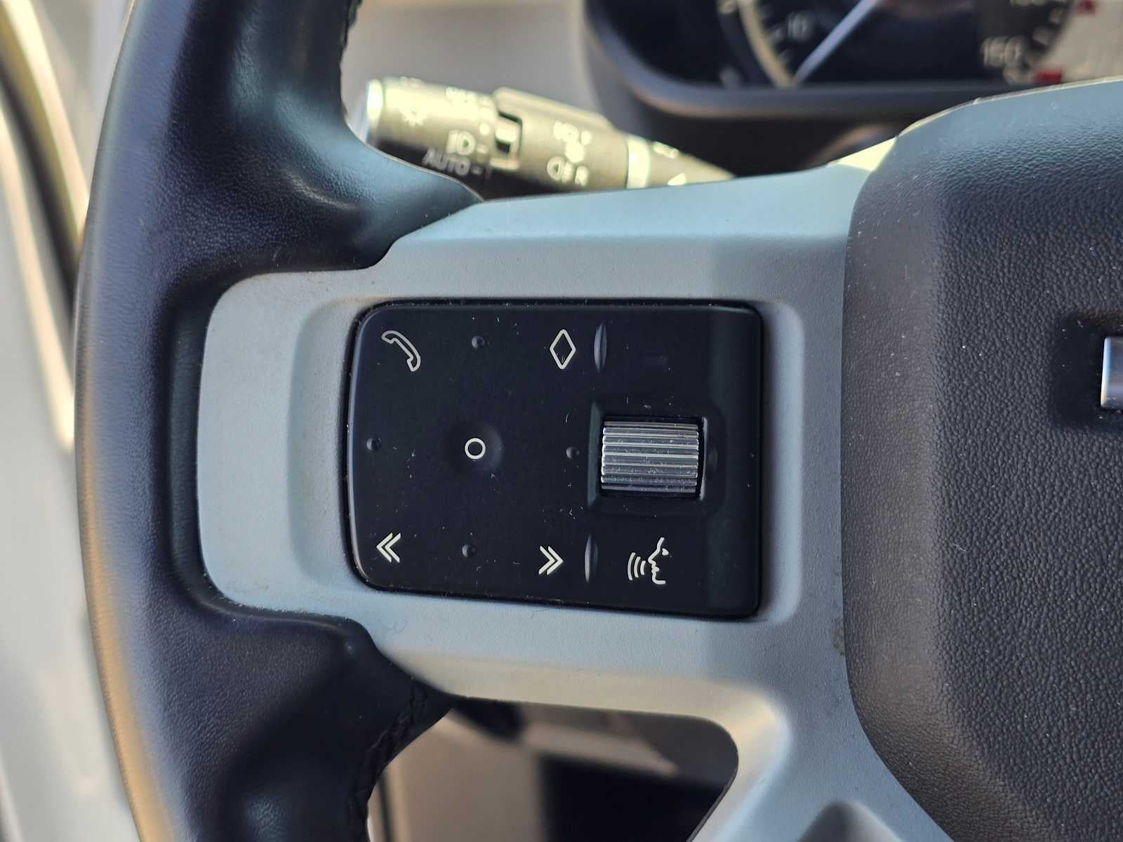 2023 Land Rover Defender X-Dynamic SE