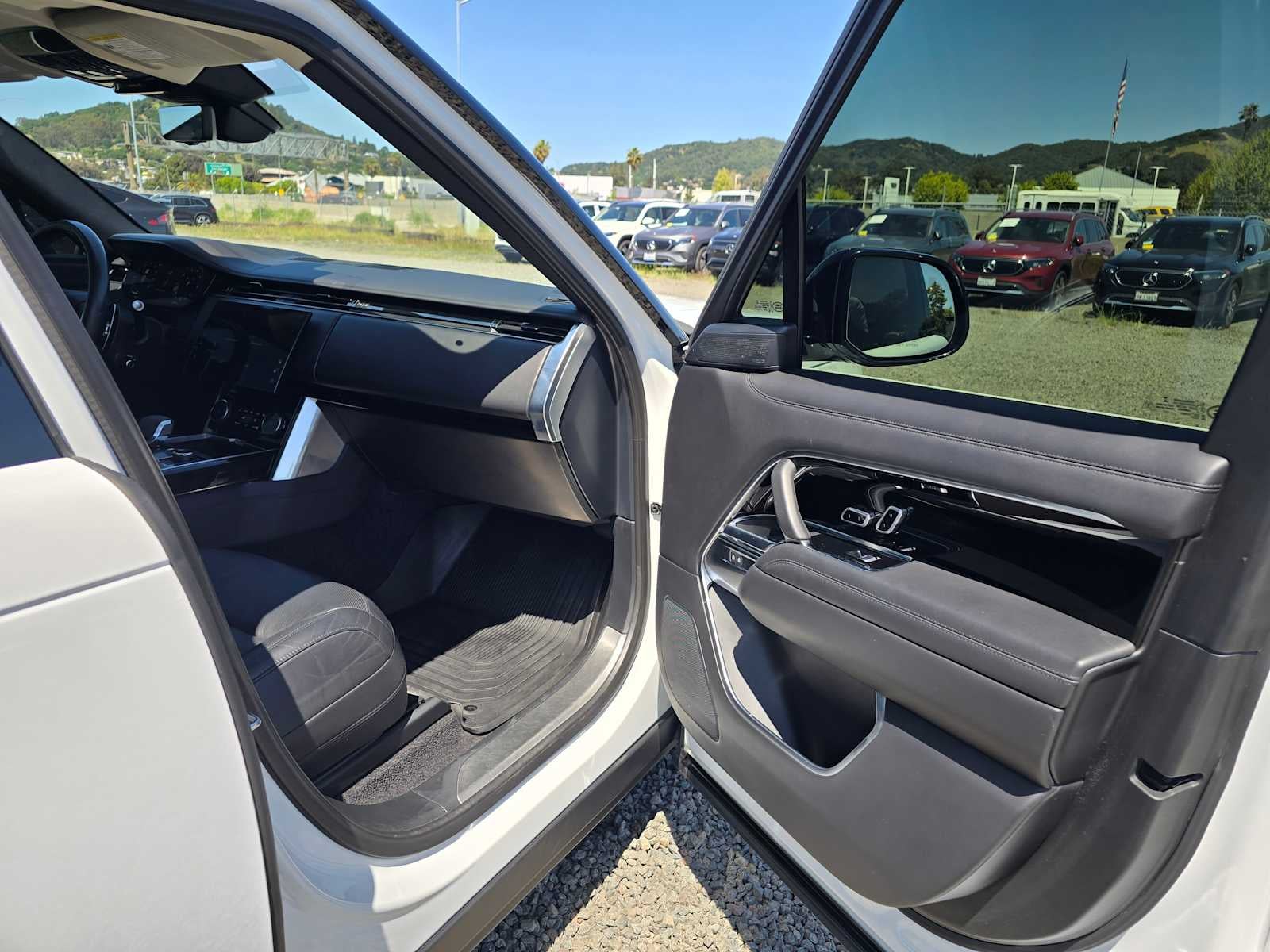 2022 Land Rover New Range Rover SE