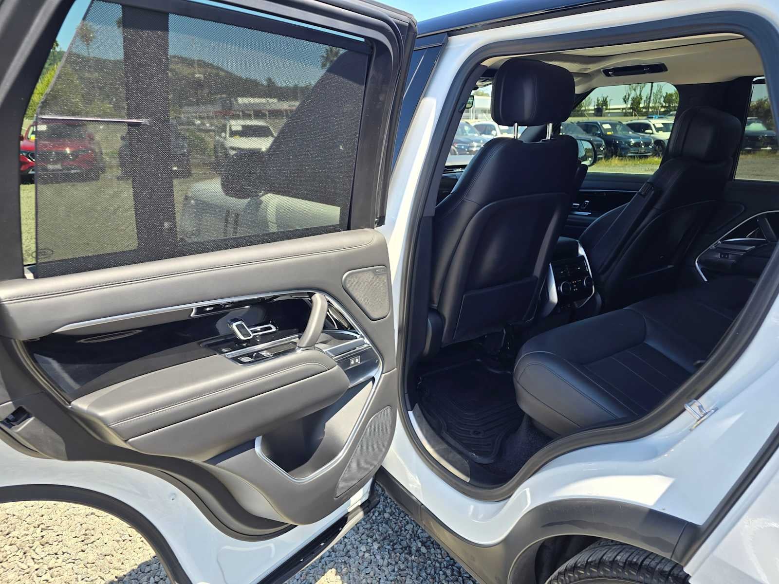 2022 Land Rover New Range Rover SE