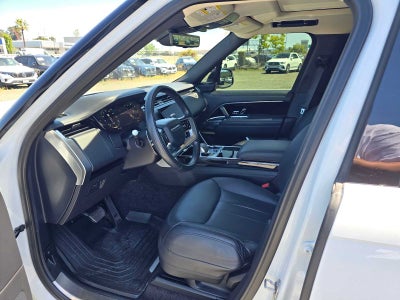 2022 Land Rover New Range Rover SE