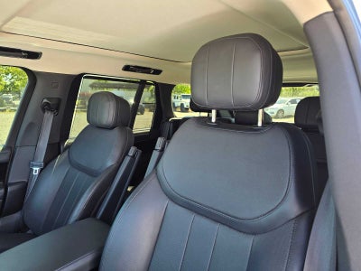 2022 Land Rover New Range Rover SE