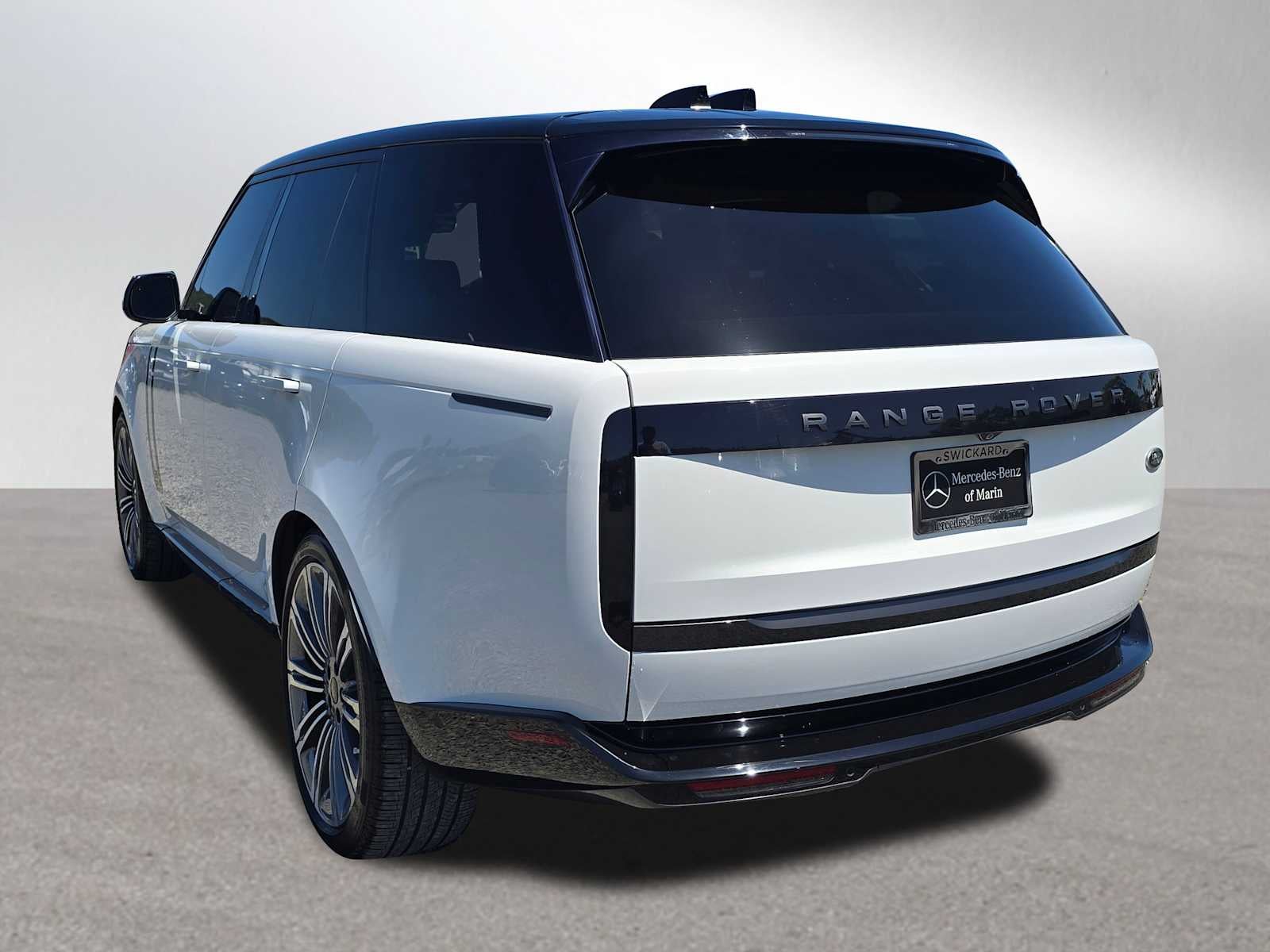 2022 Land Rover New Range Rover SE