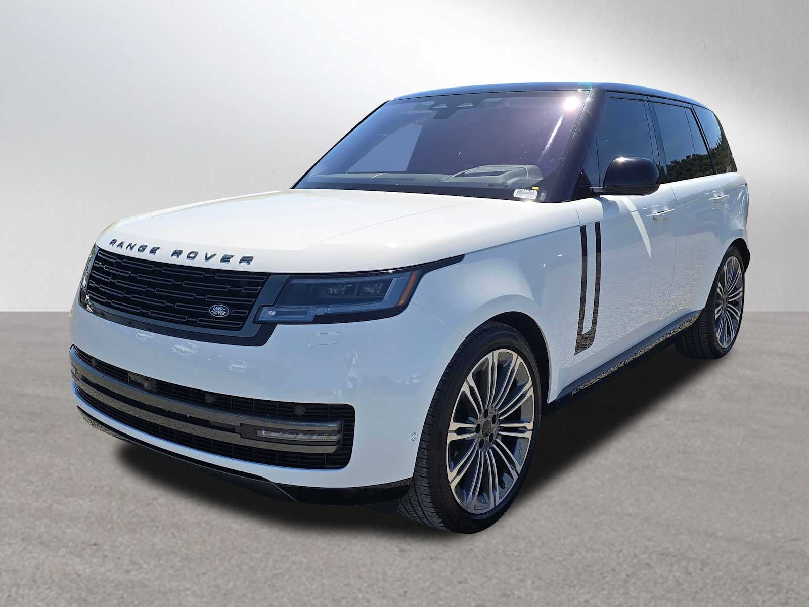 2022 Land Rover New Range Rover SE