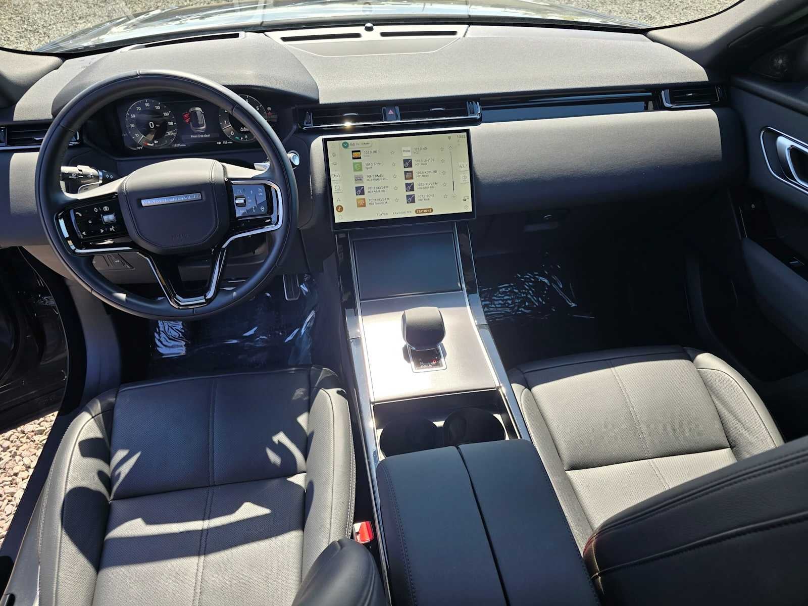 2025 Land Rover Range Rover Velar Dynamic SE