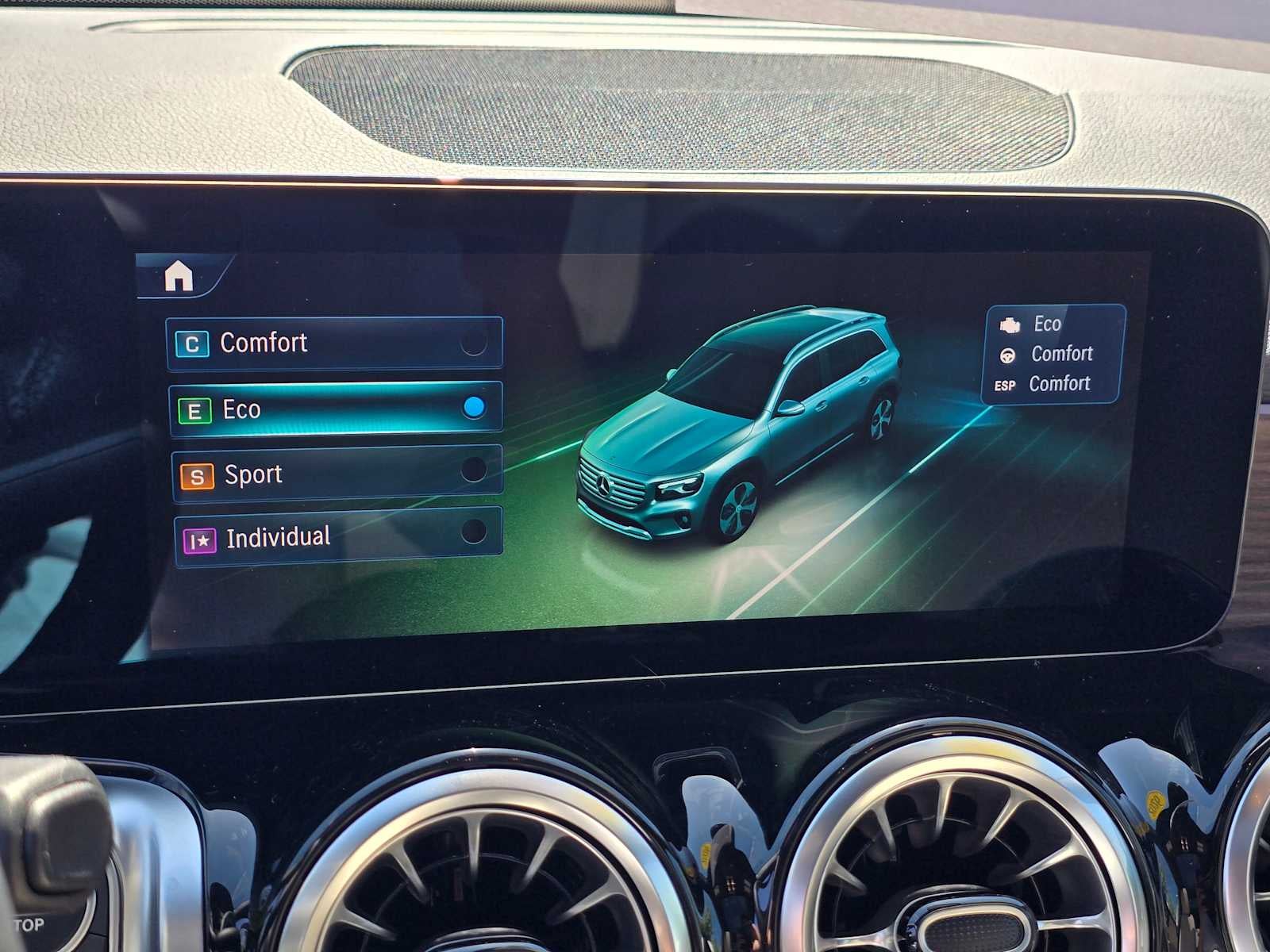 2026 Mercedes-Benz GLB 250 SUV