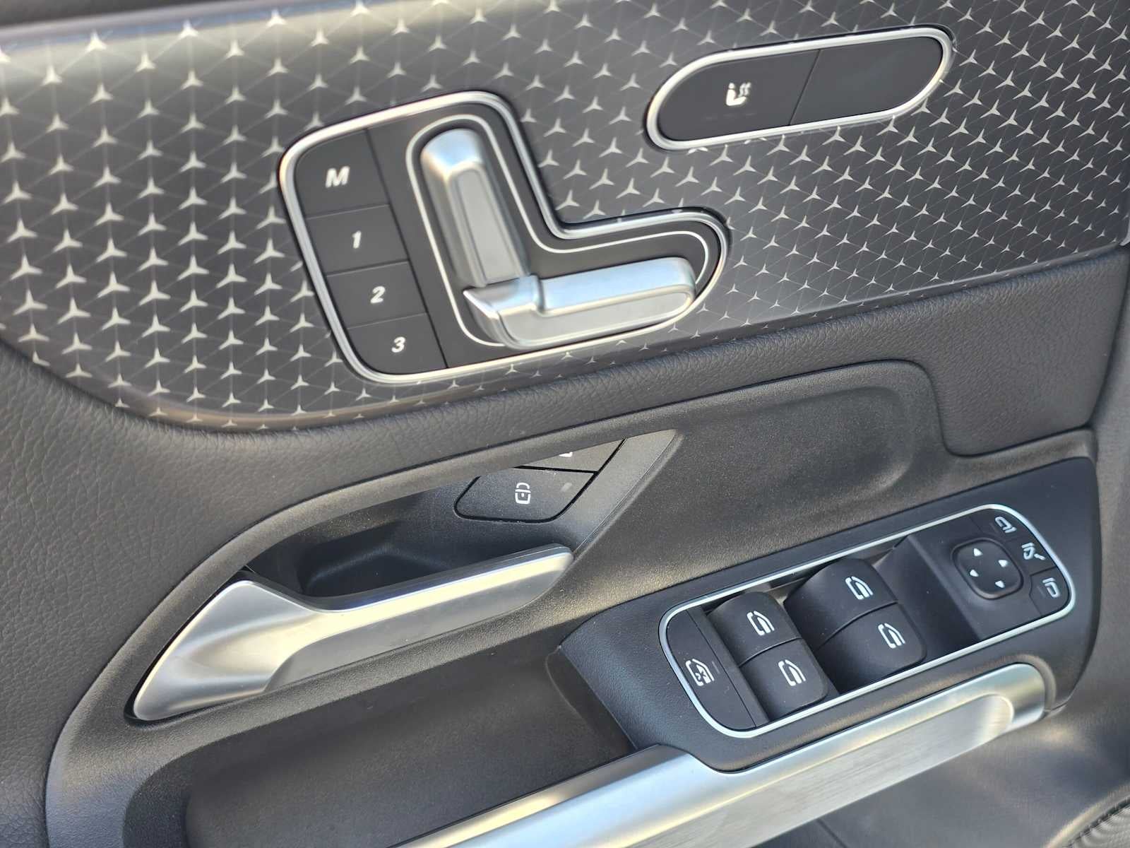 2026 Mercedes-Benz GLB 250 4MATIC® SUV