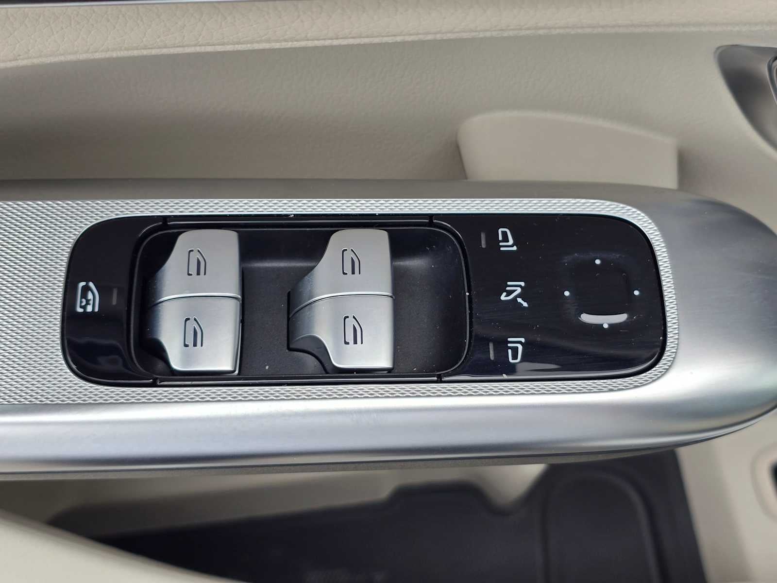 2025 Mercedes-Benz GLC 300 4MATIC® SUV