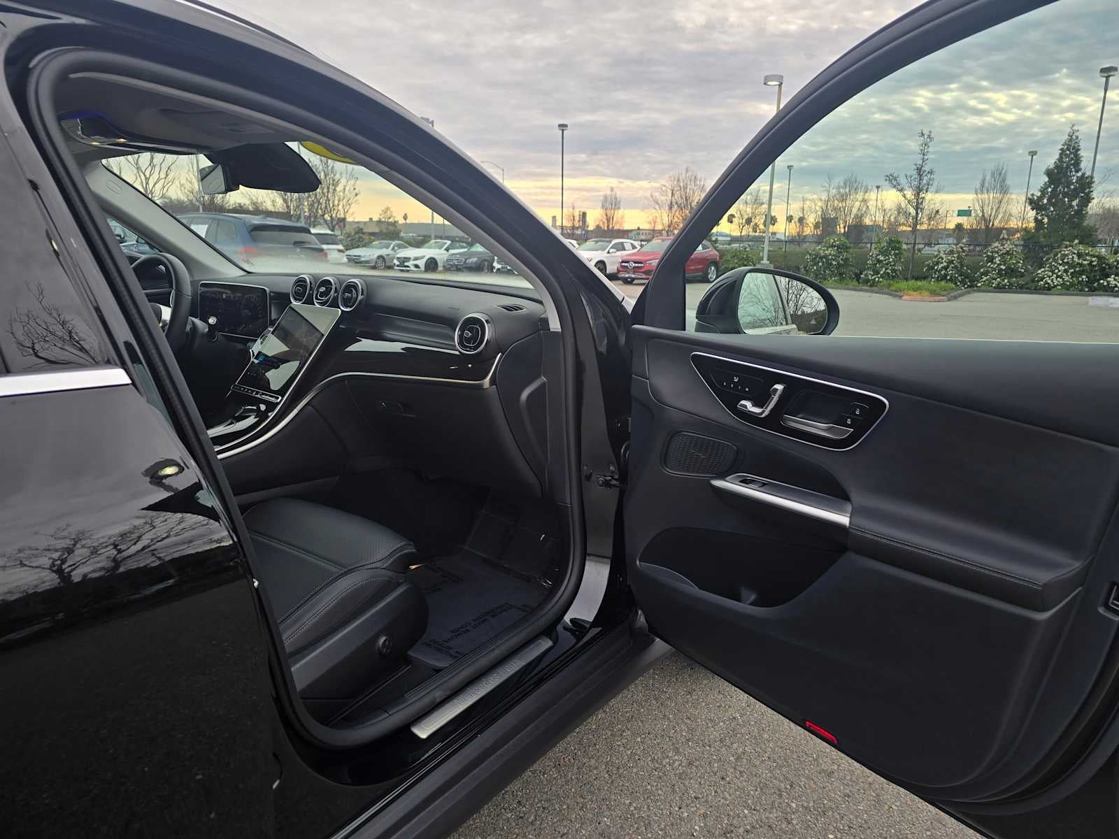 2025 Mercedes-Benz GLC 350e 4MATIC® SUV