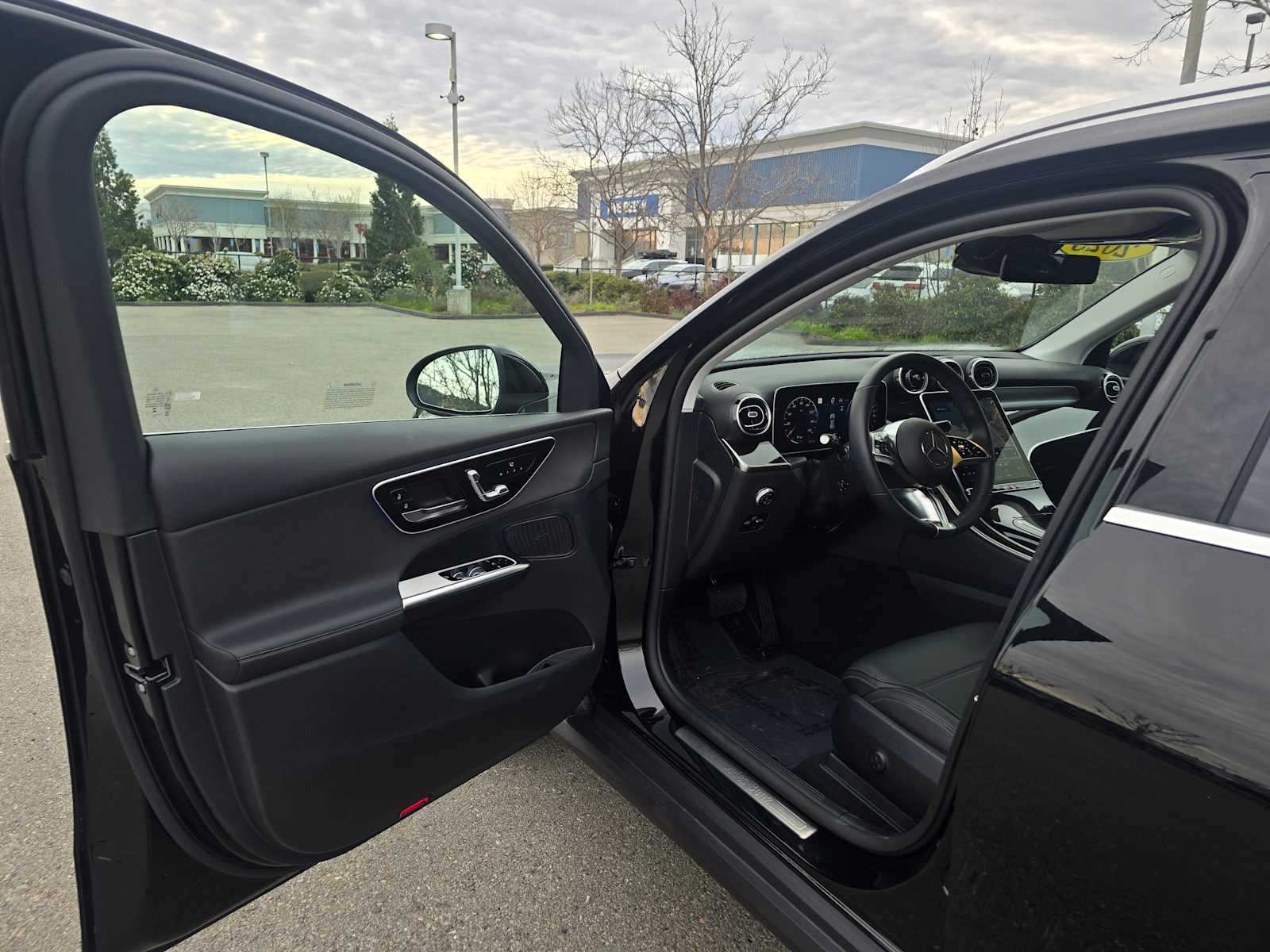 2025 Mercedes-Benz GLC 350e 4MATIC® SUV