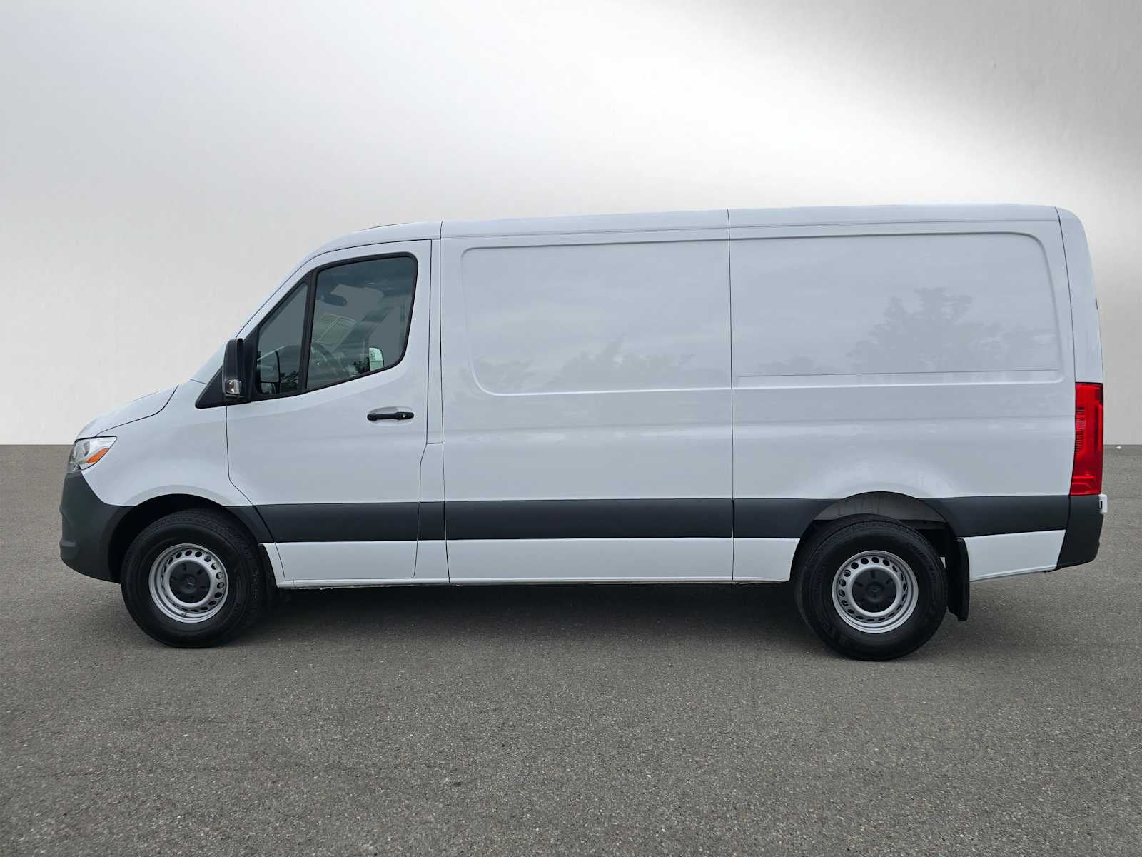 2025 Mercedes-Benz Sprinter Cargo Van 2500 Standard Roof I4 Diesel 144 RWD