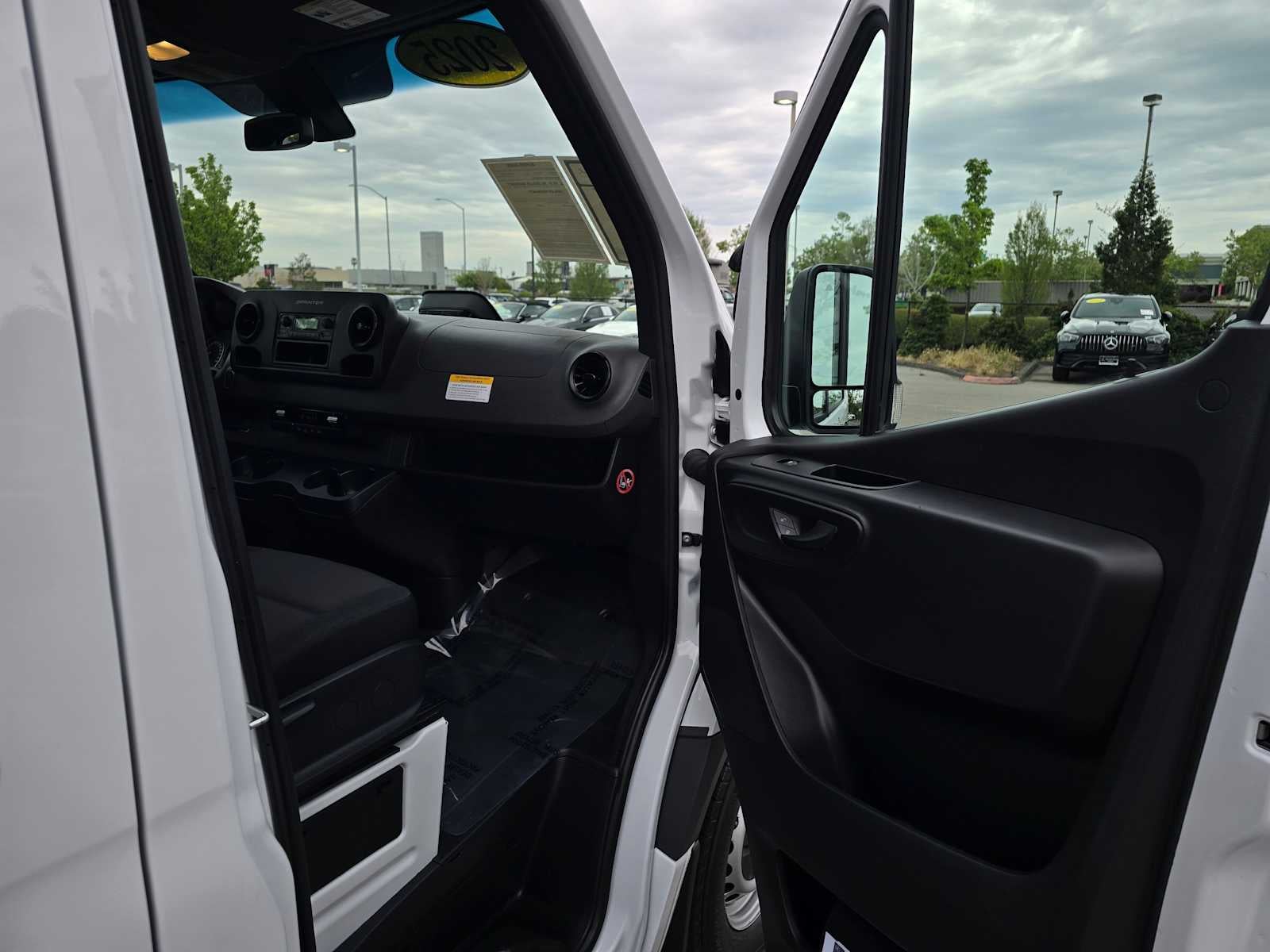 2025 Mercedes-Benz Sprinter Cargo Van 2500 Standard Roof I4 Diesel 144 RWD