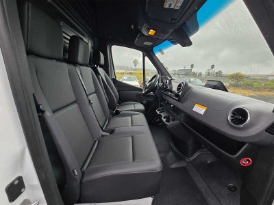 2026 Mercedes-Benz Sprinter 2500 Standard Roof I4 Diesel 144 RWD