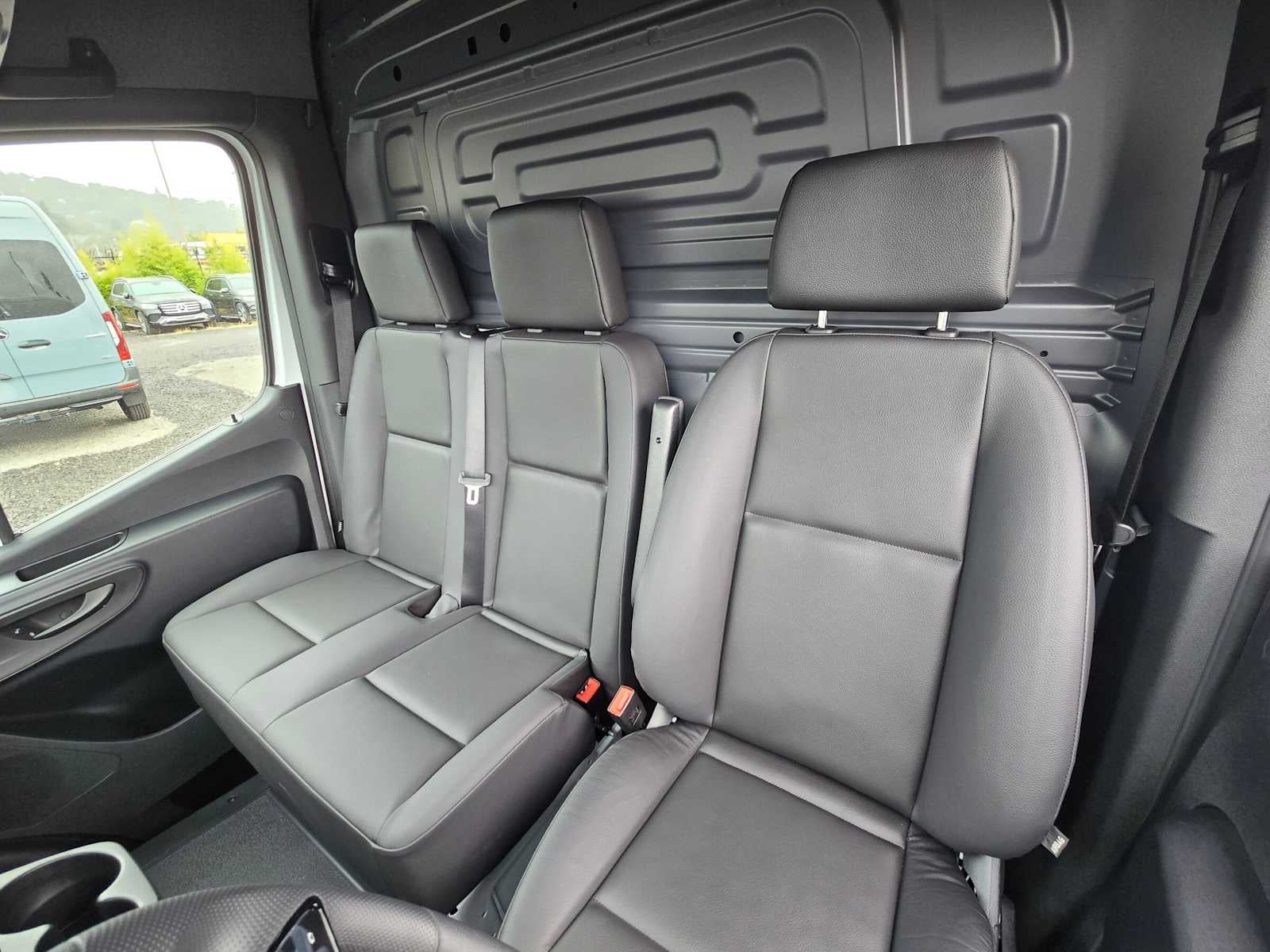 2026 Mercedes-Benz Sprinter 2500 Standard Roof I4 Diesel 144 RWD