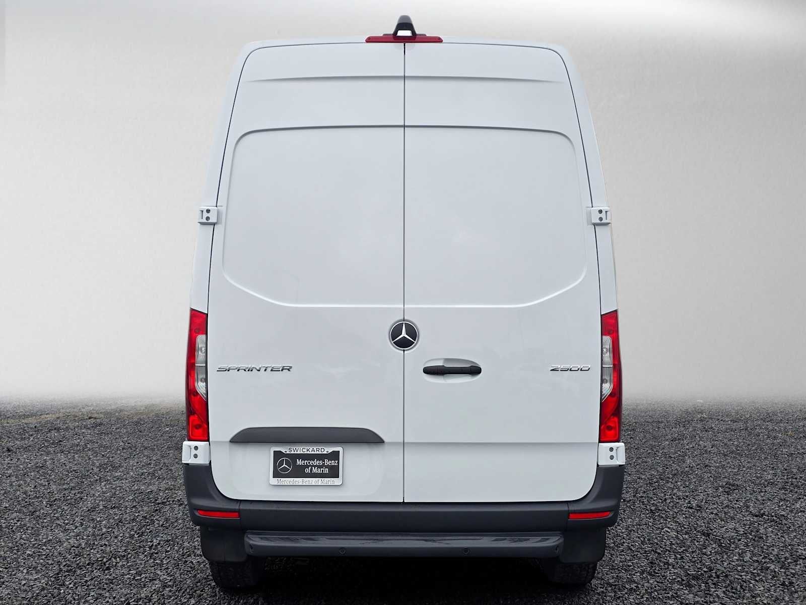 2026 Mercedes-Benz Sprinter 2500 Standard Roof I4 Diesel 144 RWD
