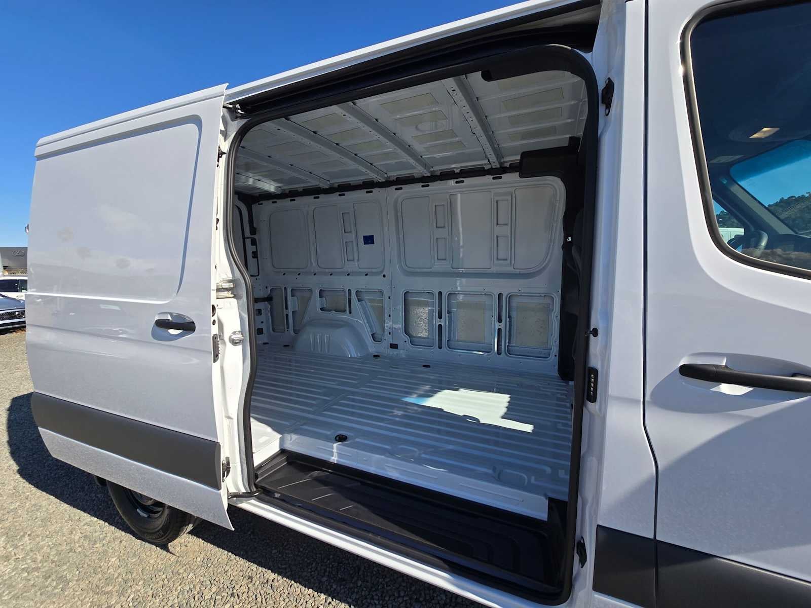 2025 Mercedes-Benz Sprinter Cargo Van 2500 Standard Roof I4 Diesel HO 144 RWD