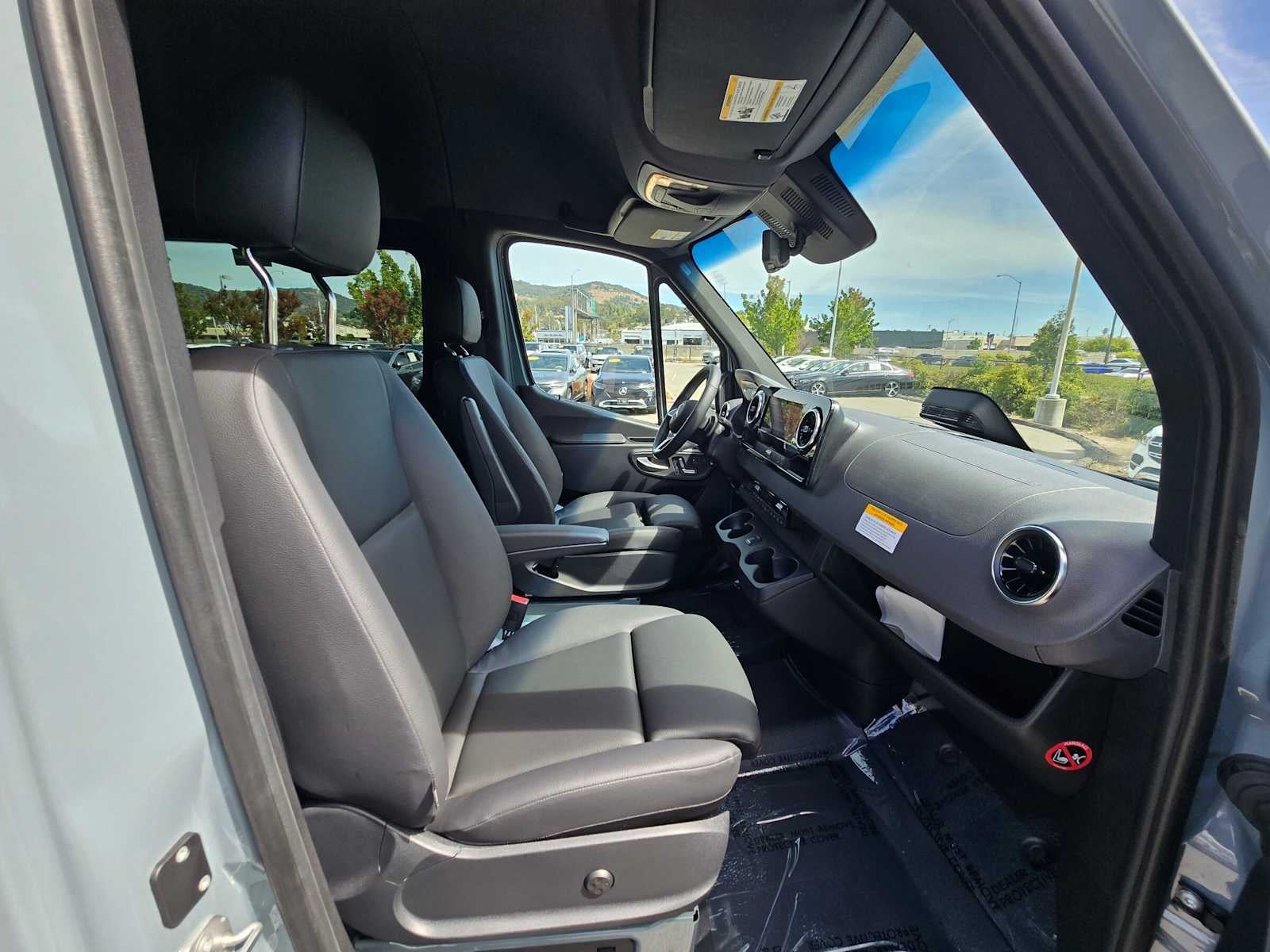 2026 Mercedes-Benz Sprinter Passenger Van 2500 Standard Roof I4 Diesel HO 144 AWD