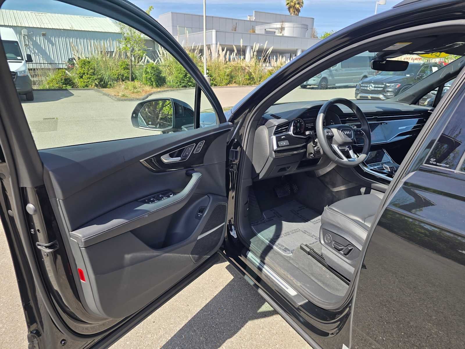 2025 Audi Q7 Premium Plus