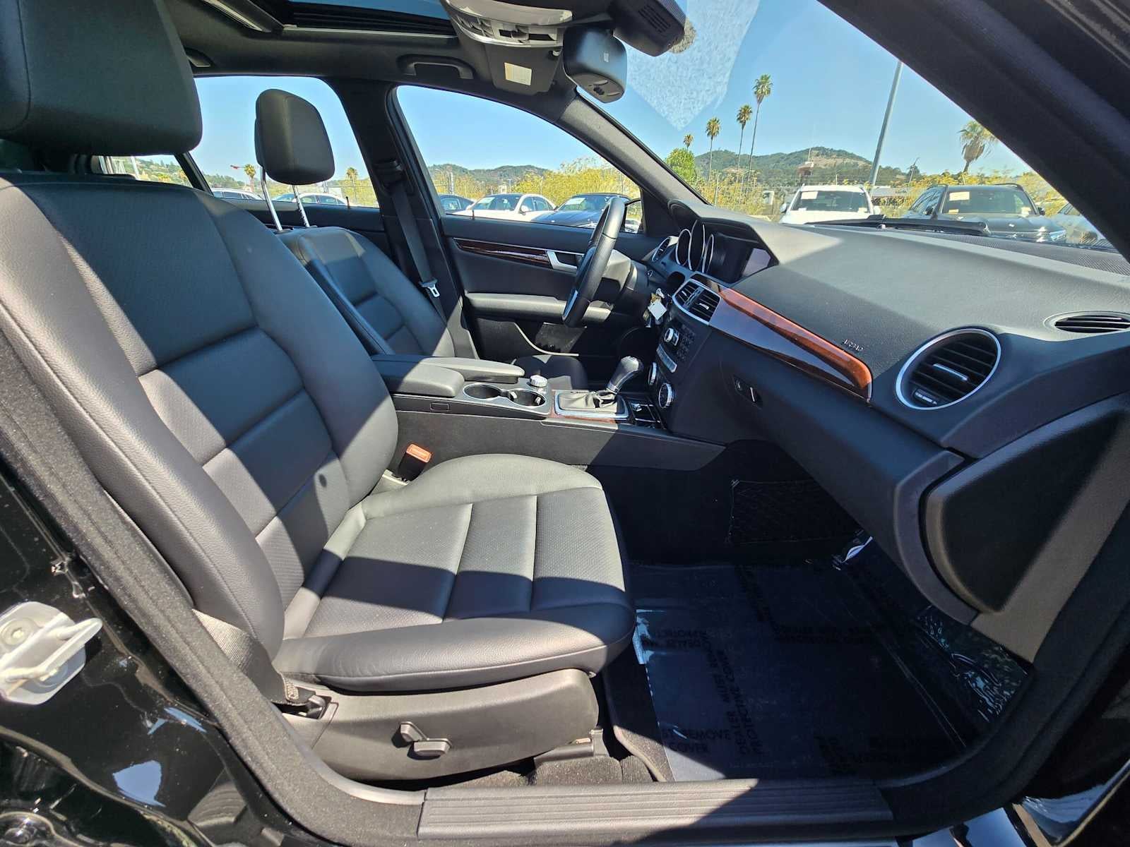 2014 Mercedes-Benz C 300 4dr Sdn 4MATIC®