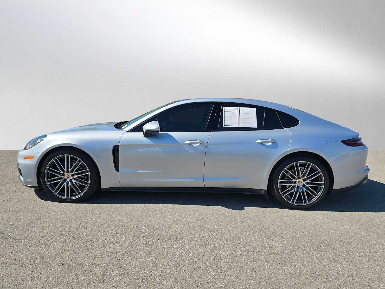 2018 Porsche Panamera RWD
