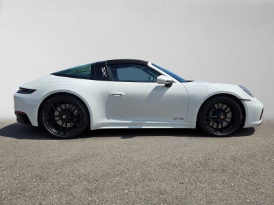 2024 Porsche 911 4 GTS