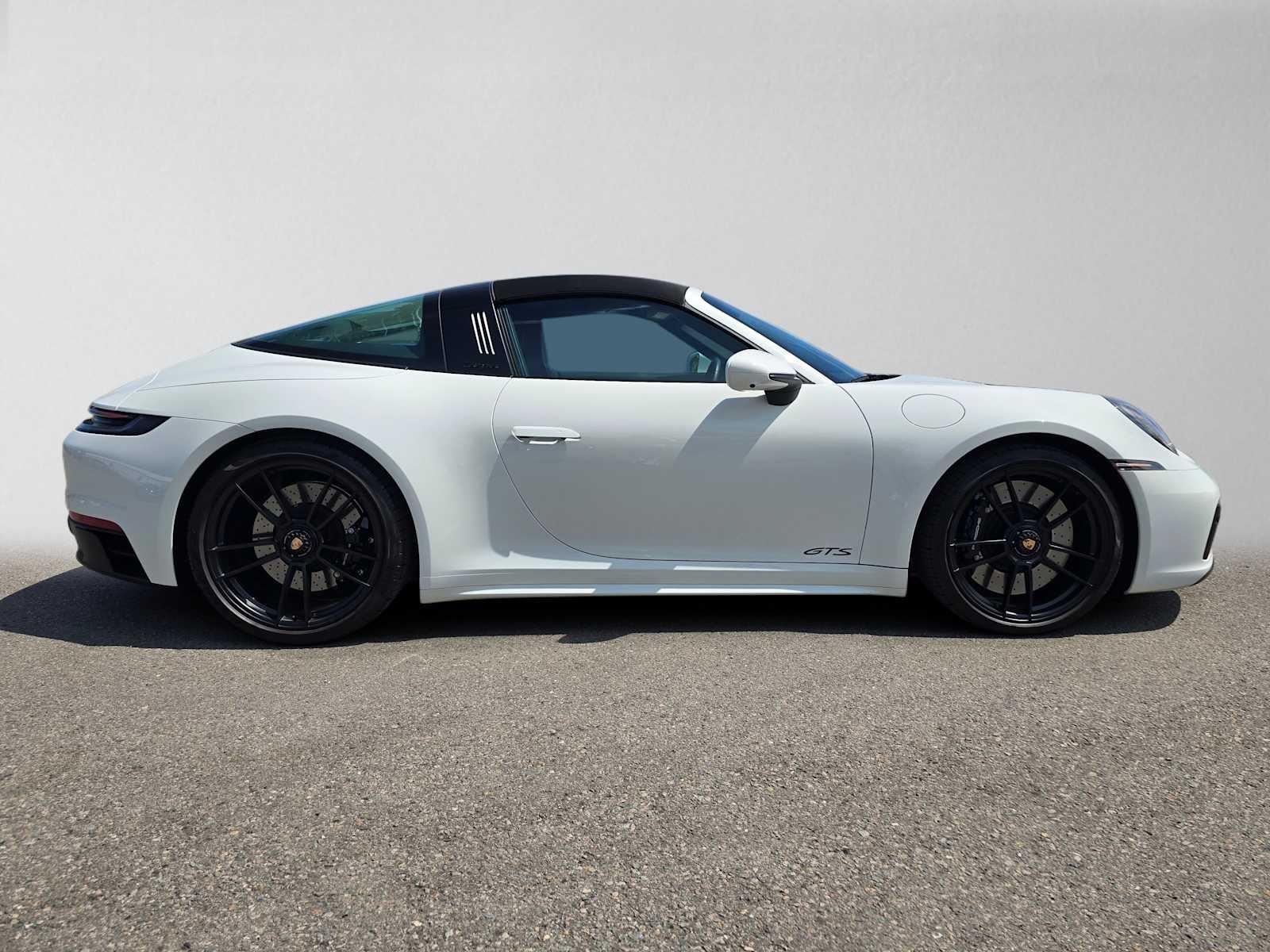 2024 Porsche 911 4 GTS
