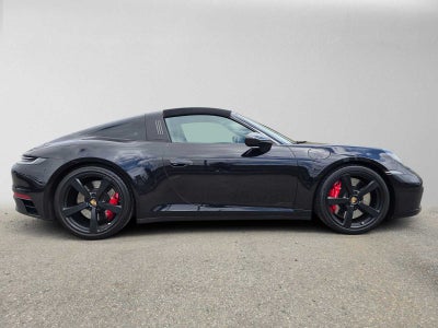 2024 Porsche 911 4 GTS