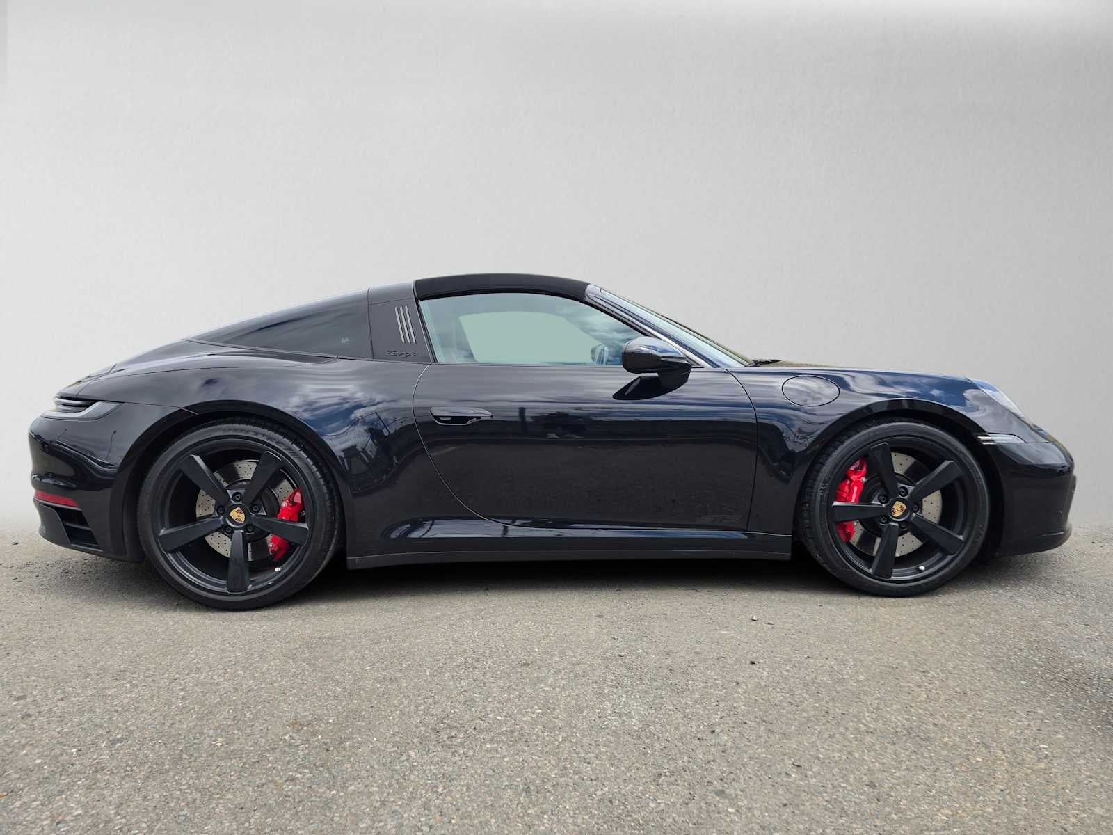2024 Porsche 911 4 GTS