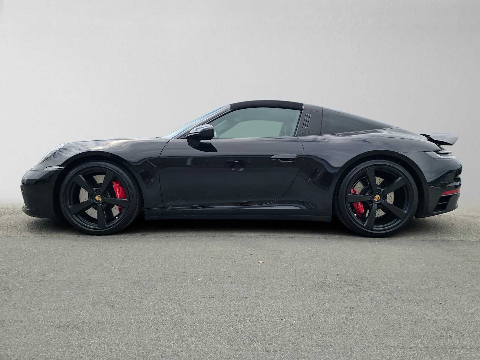 2024 Porsche 911 4 GTS