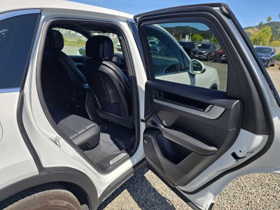 2024 Porsche Cayenne AWD