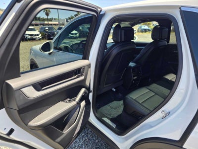 2024 Porsche Cayenne AWD