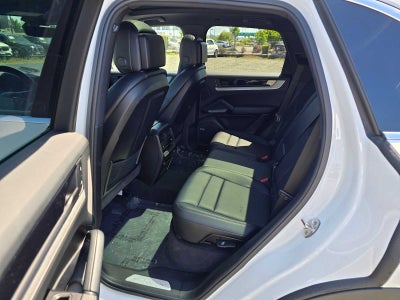 2024 Porsche Cayenne AWD