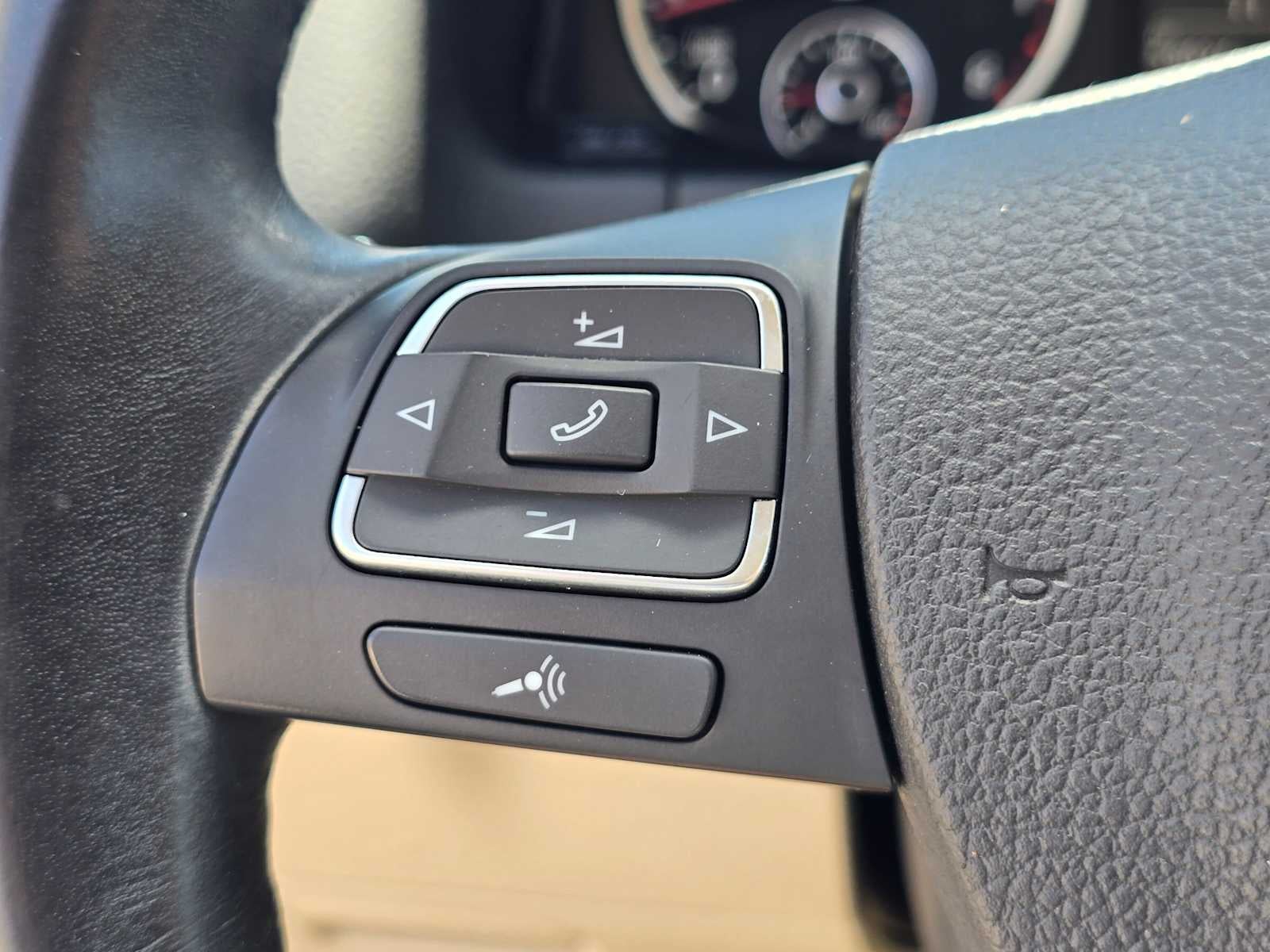 2014 Volkswagen Tiguan SE