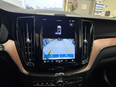 2023 Volvo XC60 Recharge Plug-In Hybrid Ultimate Dark Theme