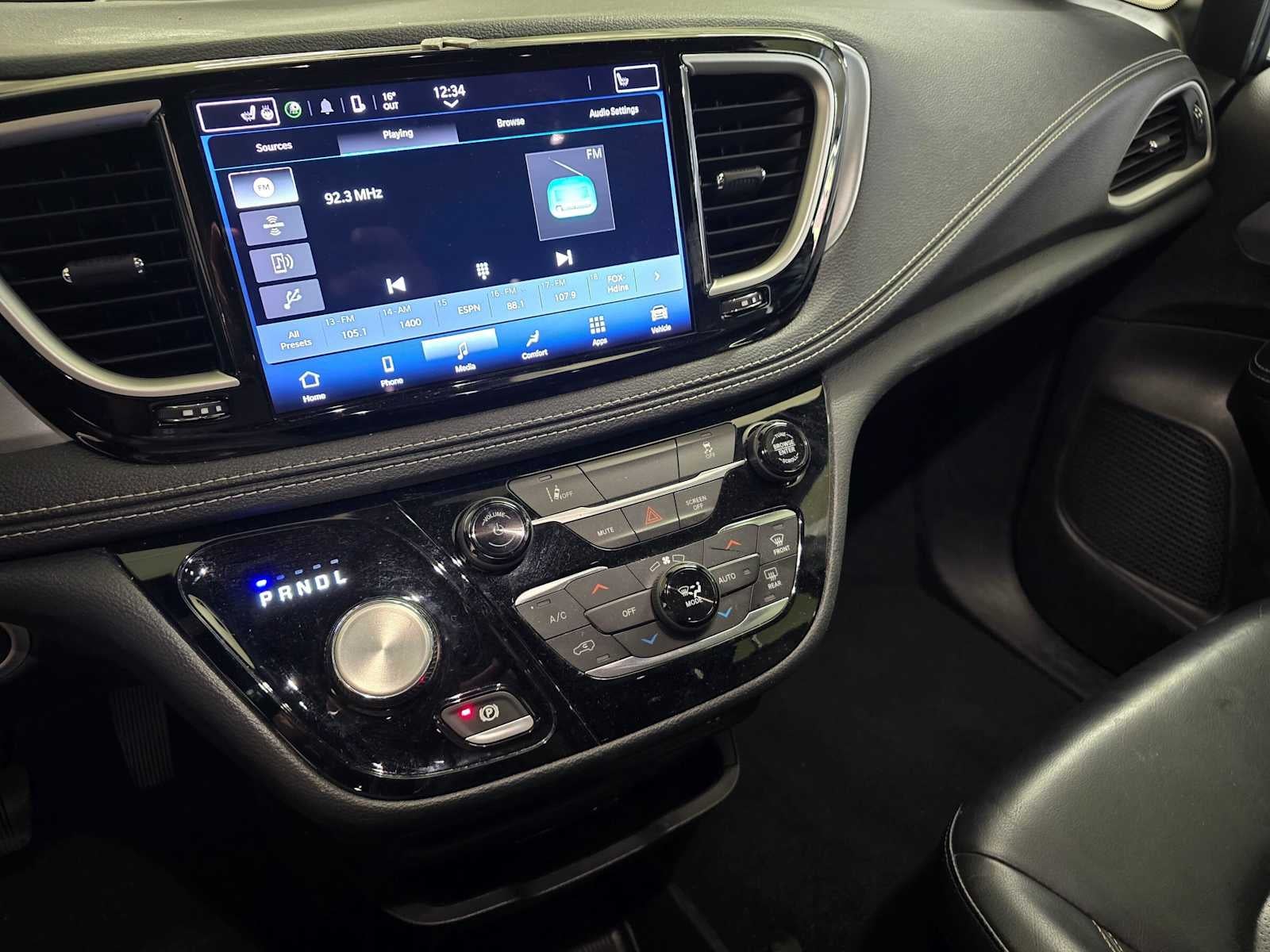 2022 Chrysler Pacifica Hybrid Touring L