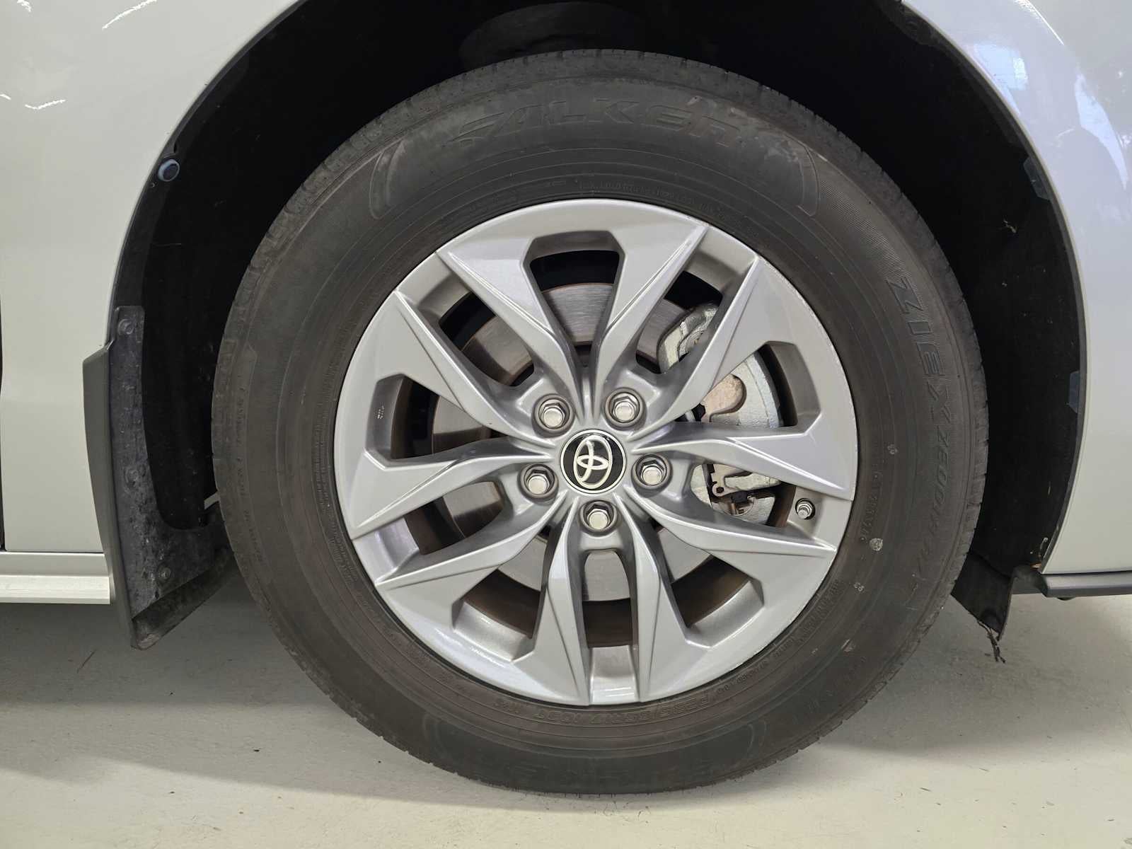 2021 Toyota Sienna XLE
