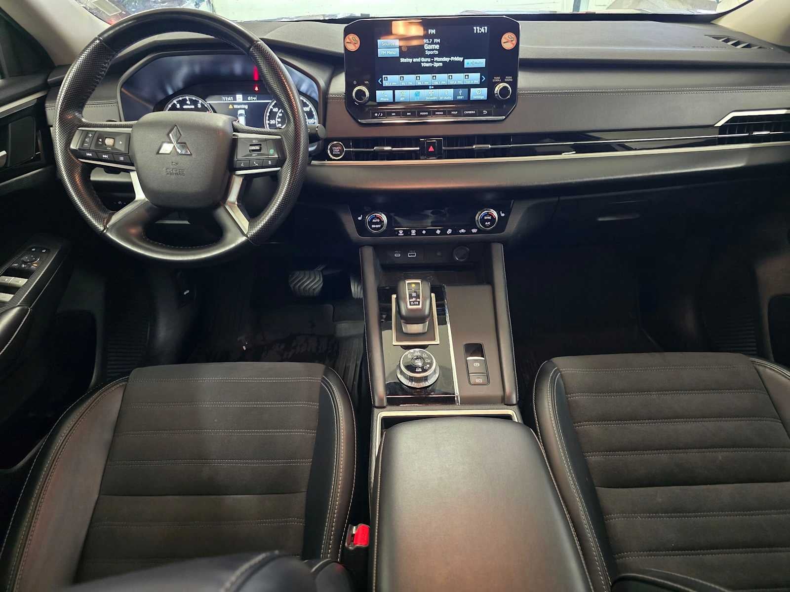 2024 Mitsubishi Outlander SE