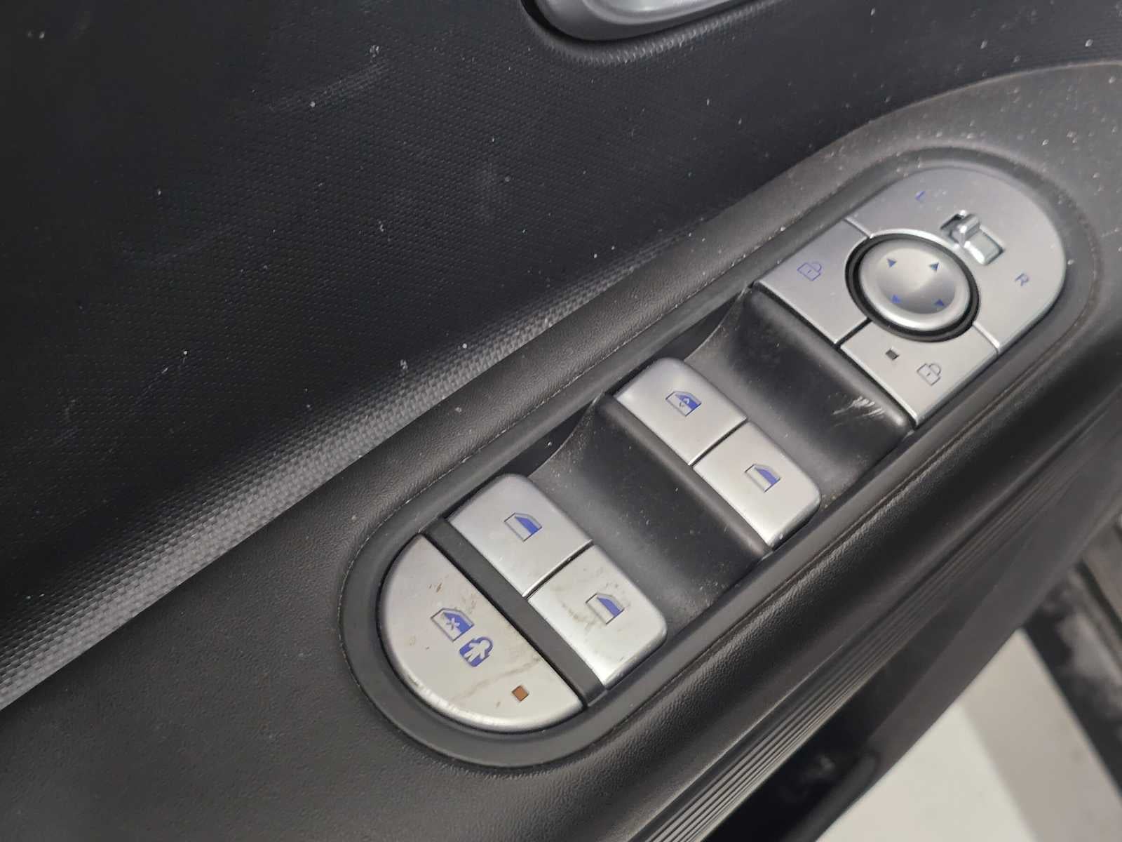 2024 Hyundai IONIQ 5 SE Standard Range