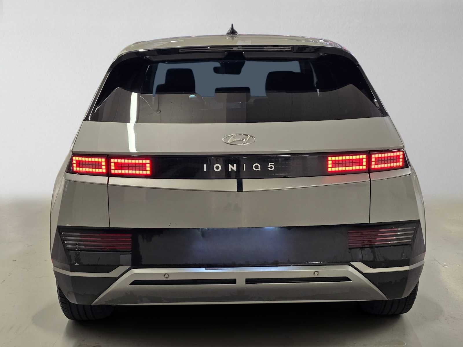 2024 Hyundai IONIQ 5 SE Standard Range